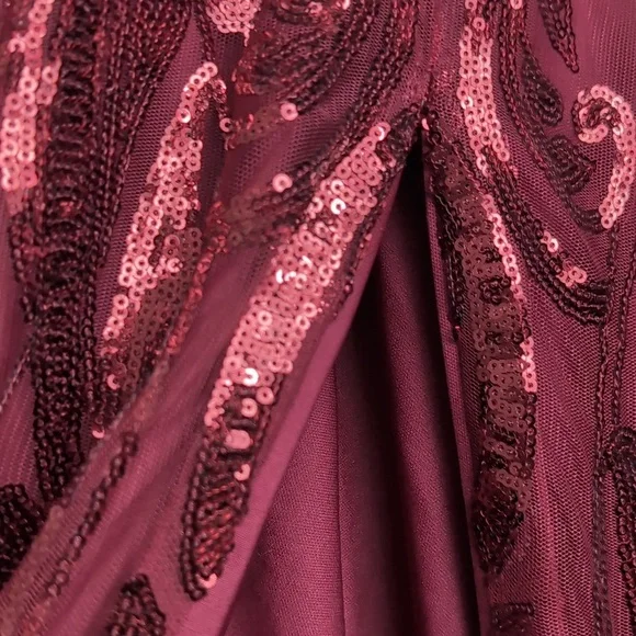 Windsor Sequin Gown Women's 4 Burgundy Red Maxi Prom Dress
